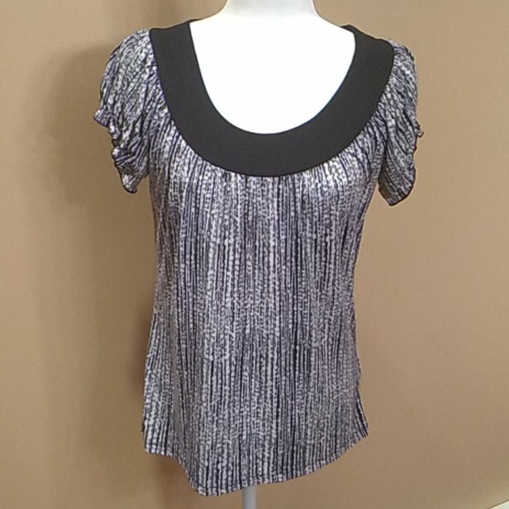 5 for $20! Worthington Stretch Black White Blouse